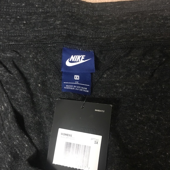 plus size nike vintage capris